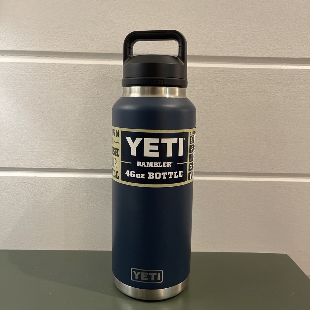 Yeti Rambler 46oz Bottle Vacuum Insulated w/ Chug Cap Navy Color Rare